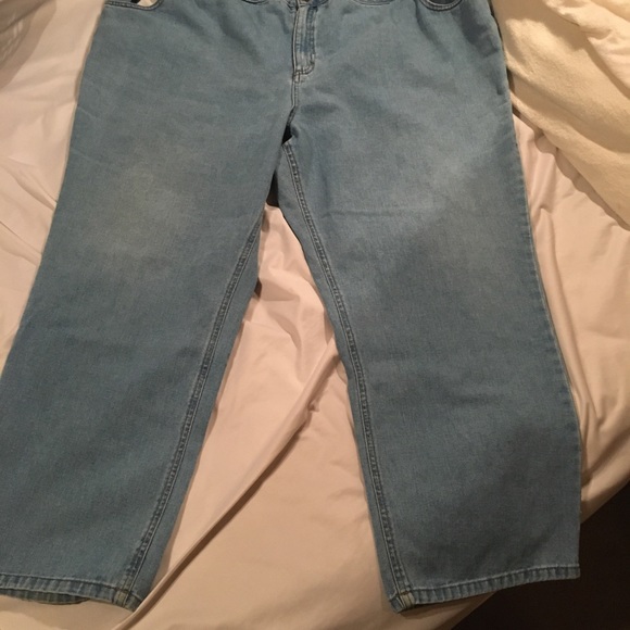 woman within elastic waist jeans